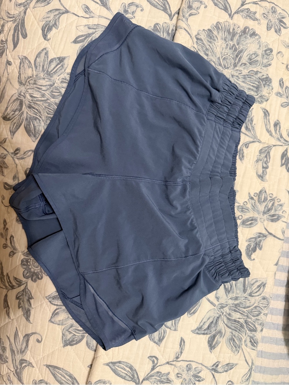 Size 6 2.5 inch lululemon athletica Slate Blue hotty hots